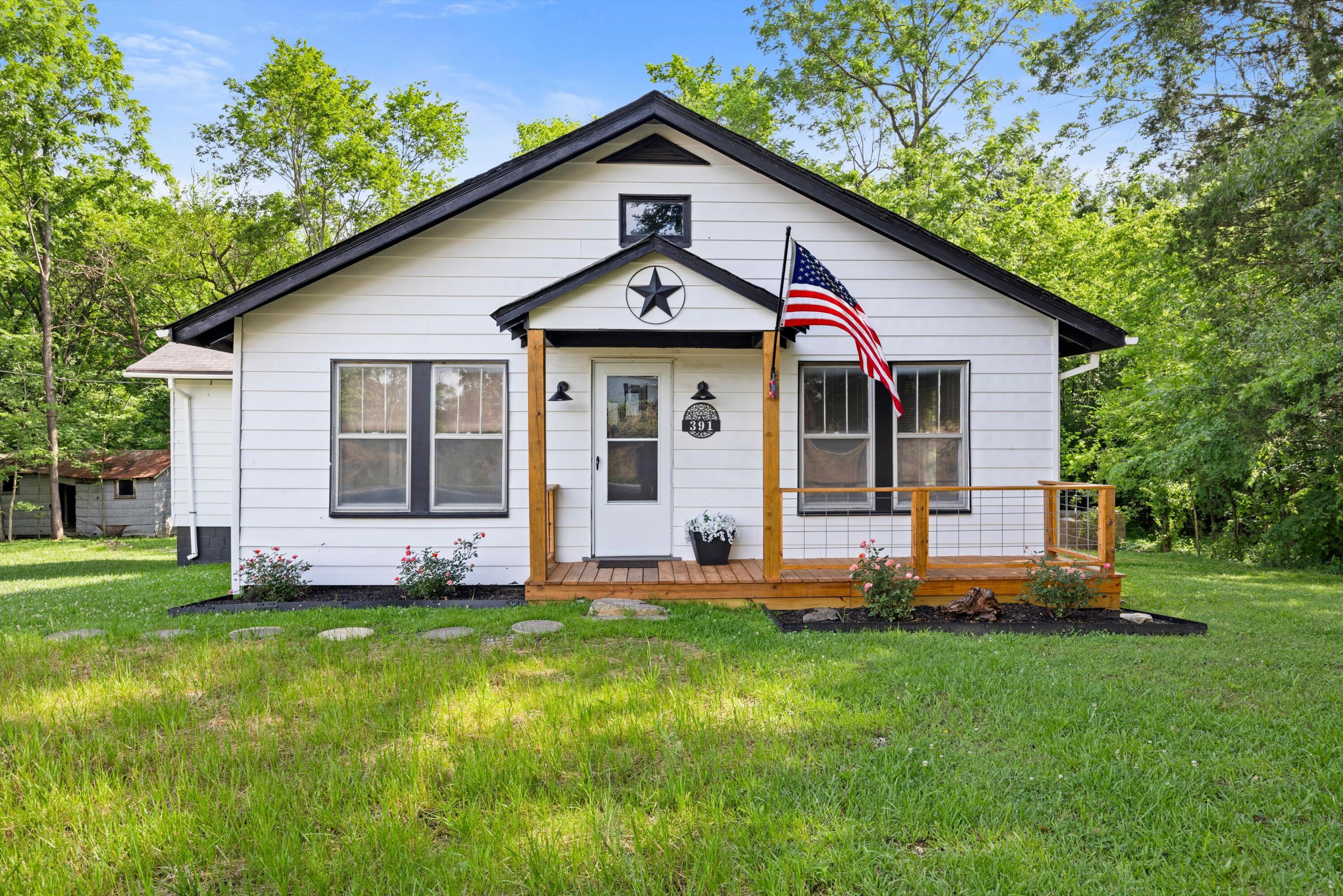 391 Highway 27 Whitwell, TN 37397 - Photo 3 of 37 03-090A1703