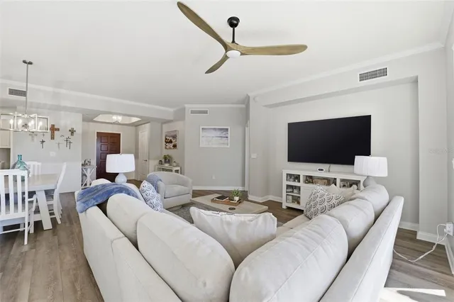 $6,000 | 521 Mandalay Avenue, Unit 307, Clearwater Beach, FL 33767