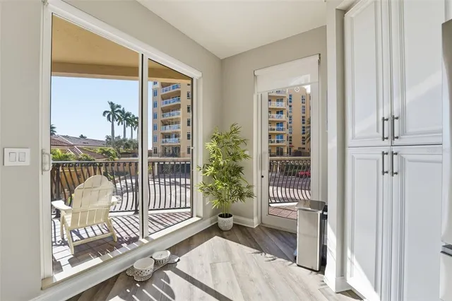 $6,000 | 521 Mandalay Avenue, Unit 307, Clearwater Beach, FL 33767