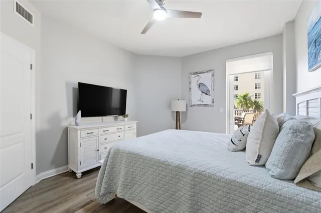 $6,000 | 521 Mandalay Avenue, Unit 307, Clearwater Beach, FL 33767