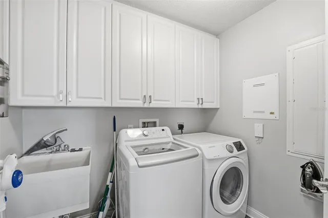 $6,000 | 521 Mandalay Avenue, Unit 307, Clearwater Beach, FL 33767