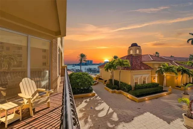 $6,000 | 521 Mandalay Avenue, Unit 307, Clearwater Beach, FL 33767