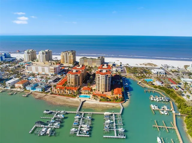 $6,000 | 521 Mandalay Avenue, Unit 307, Clearwater Beach, FL 33767