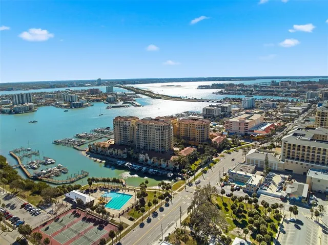 $6,000 | 521 Mandalay Avenue, Unit 307, Clearwater Beach, FL 33767