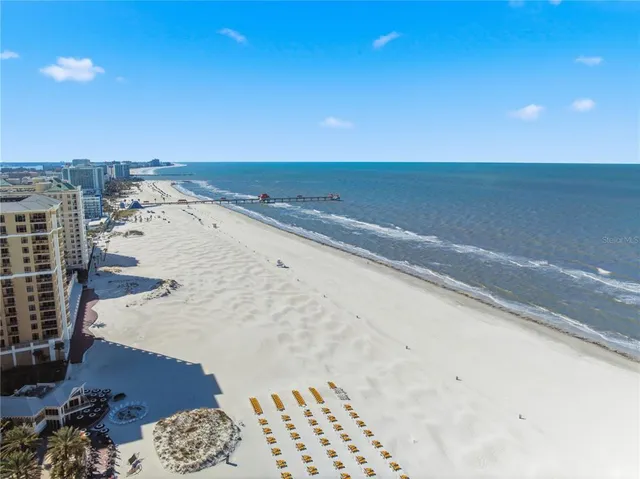 $6,000 | 521 Mandalay Avenue, Unit 307, Clearwater Beach, FL 33767