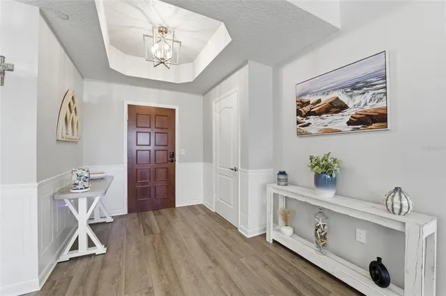 $6,000 | 521 Mandalay Avenue, Unit 307, Clearwater Beach, FL 33767