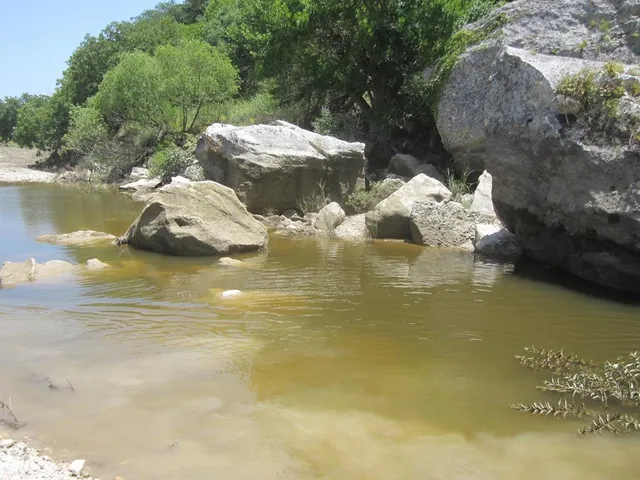 $500,000 | Undisclosed Address, Pipe Creek, TX 78063