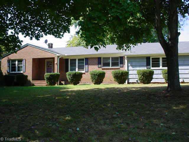100 Queensbury Road Winston-Salem, NC 27104 - Photo 1 of 1 Exterior Front.