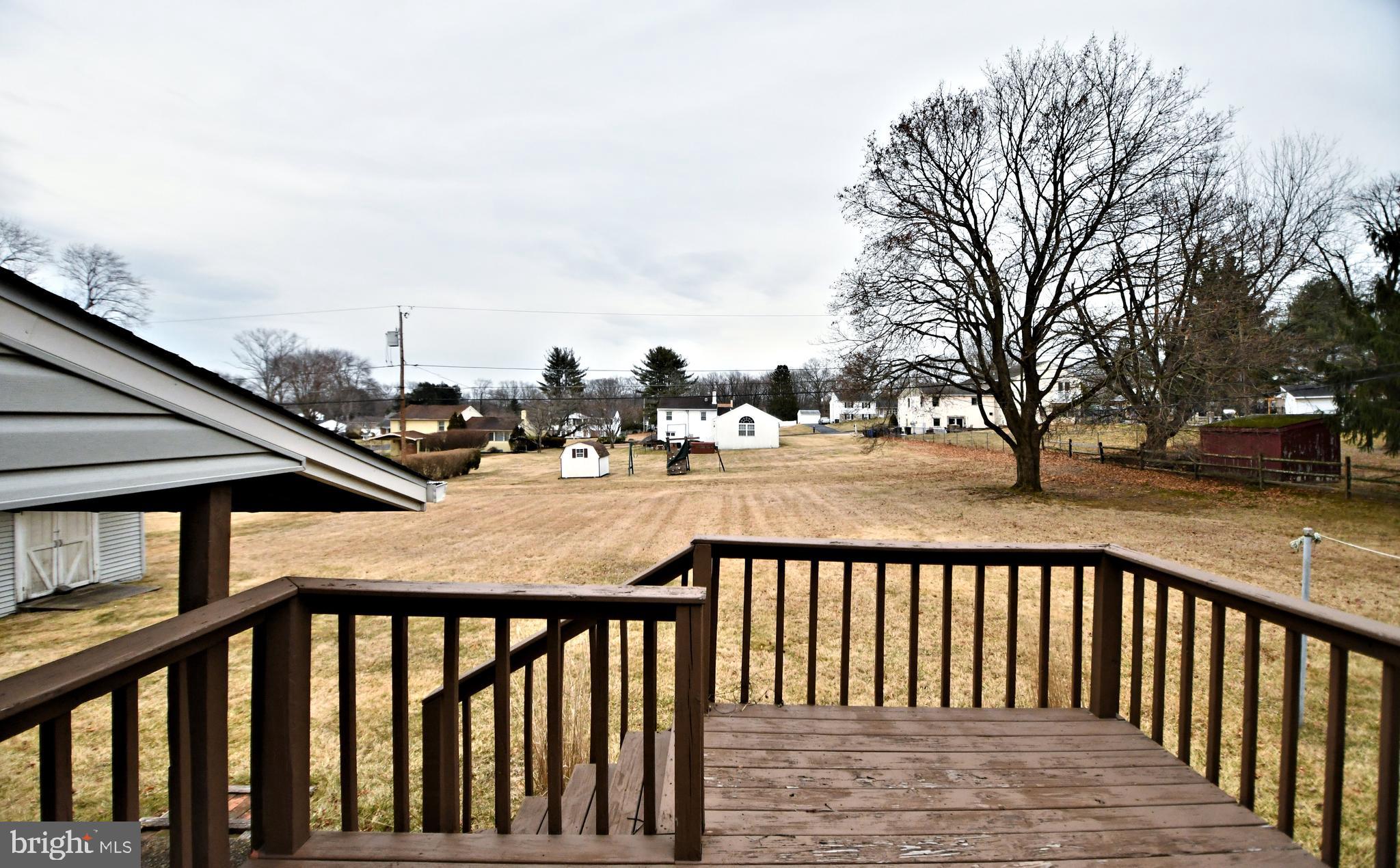 693 Holland Road Southampton, PA 18966 - Photo 13 of 43 Expansive view of the large yard