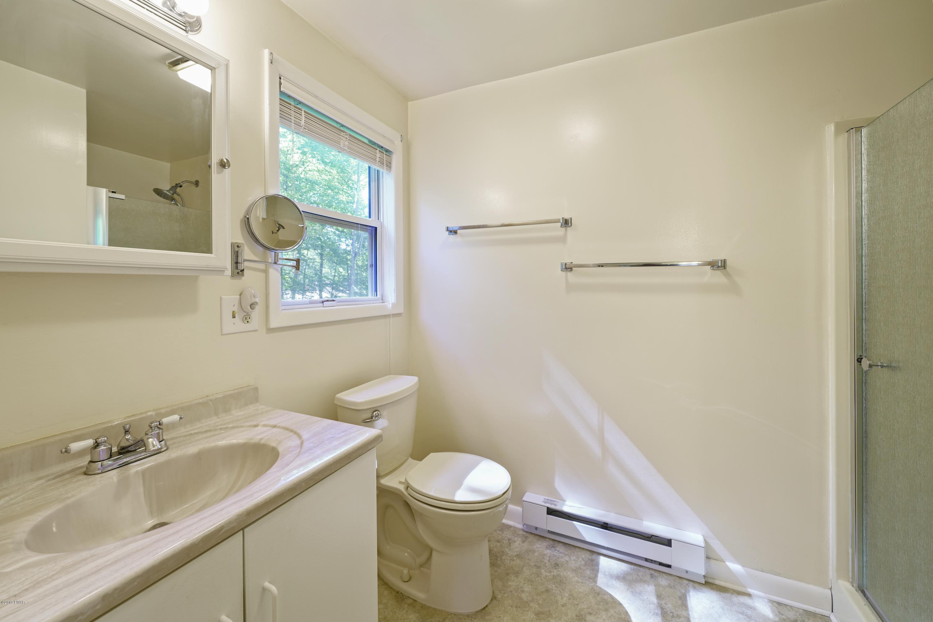 518 Raymondskill Road Milford, PA 18337 - Photo 19 of 27 master 1