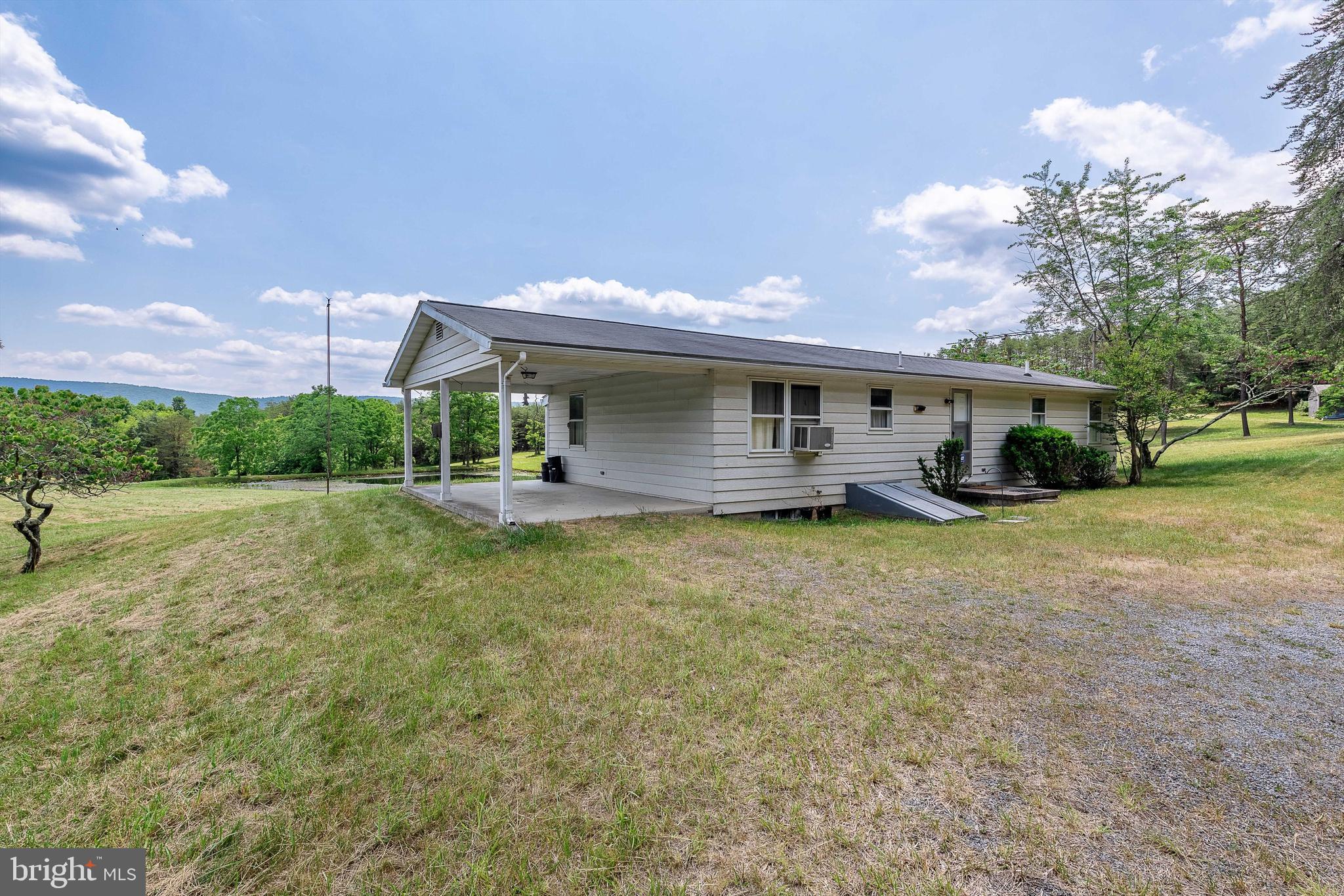 189 Murphy Road Berkeley Springs, WV 25411 - Photo 5 of 48