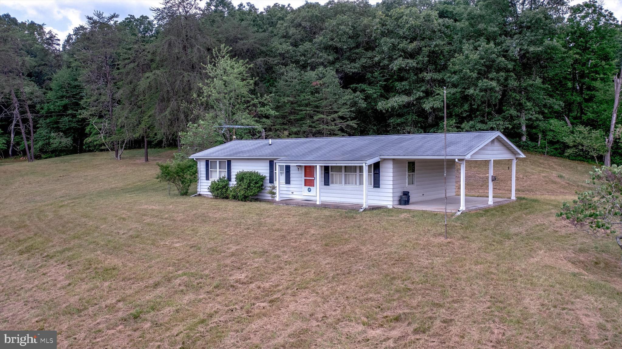 189 Murphy Road Berkeley Springs, WV 25411 - Photo 8 of 48