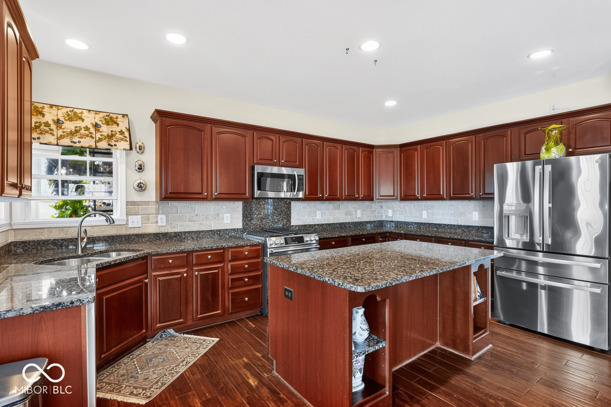 11490 Niagara Drive Fishers, IN 46037 - Photo 15 of 97