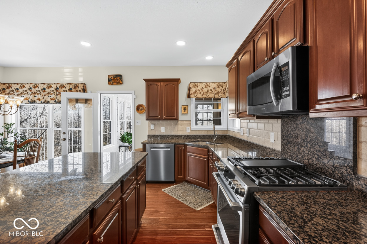 11490 Niagara Drive Fishers, IN 46037 - Photo 17 of 97