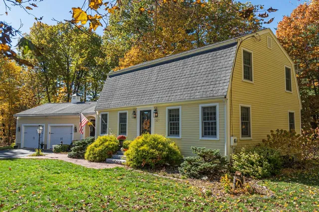 $775,000 | 142 Haverhill Road, East Kingston, NH 03827