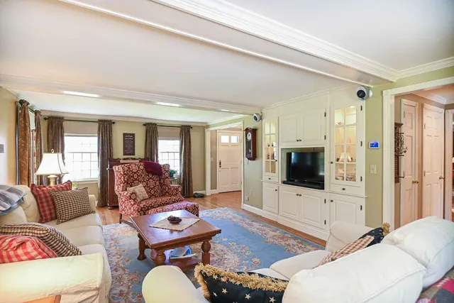 $775,000 | 142 Haverhill Road, East Kingston, NH 03827