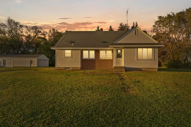 $350,000 | 29022 431st Avenue, Arlington, MN 55307