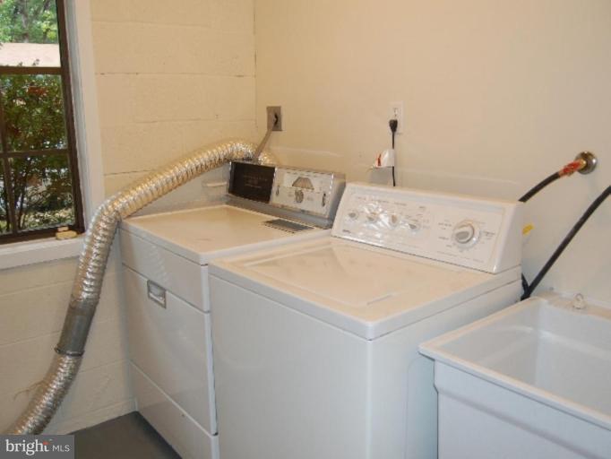 2341 Paddock Lane Reston, VA 20191 - Photo 13 of 27 Laundry Area 1