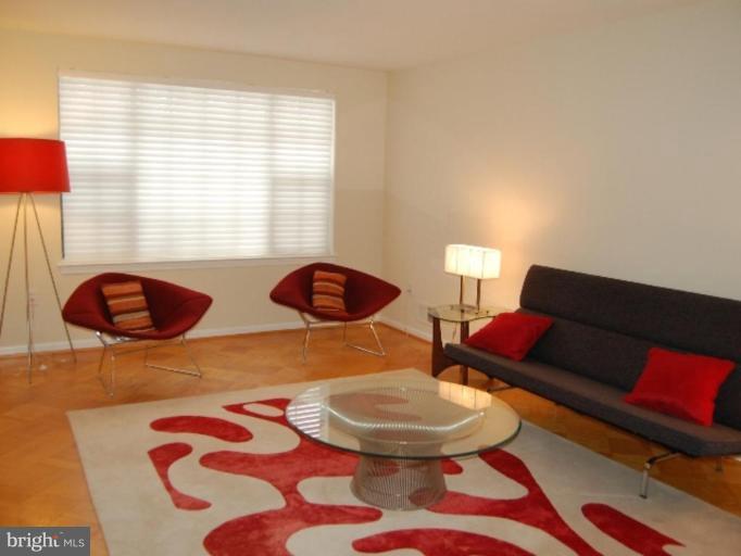 2341 Paddock Lane Reston, VA 20191 - Photo 4 of 27 Living Room #3