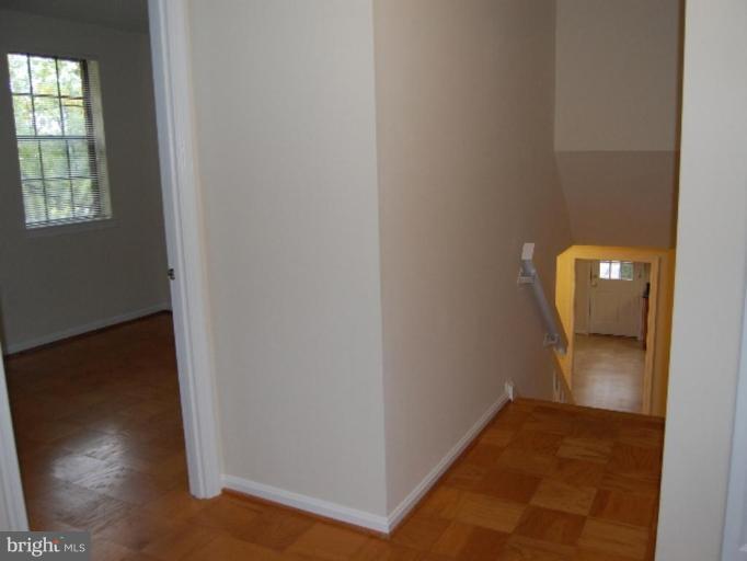 2341 Paddock Lane Reston, VA 20191 - Photo 9 of 27 Hallway