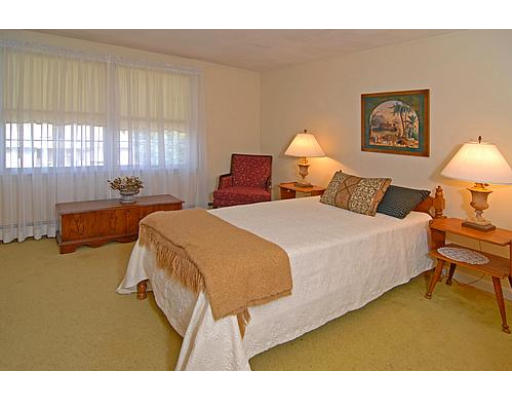 3 Rhuland Road Stoneham, MA 02180 - Photo 13 of 14 Gallery Image 13