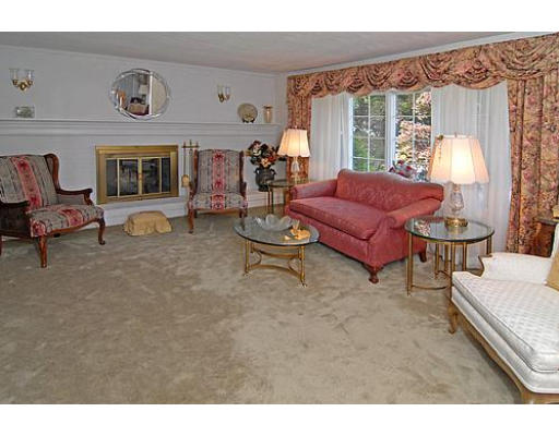 3 Rhuland Road Stoneham, MA 02180 - Photo 8 of 14 Gallery Image 8