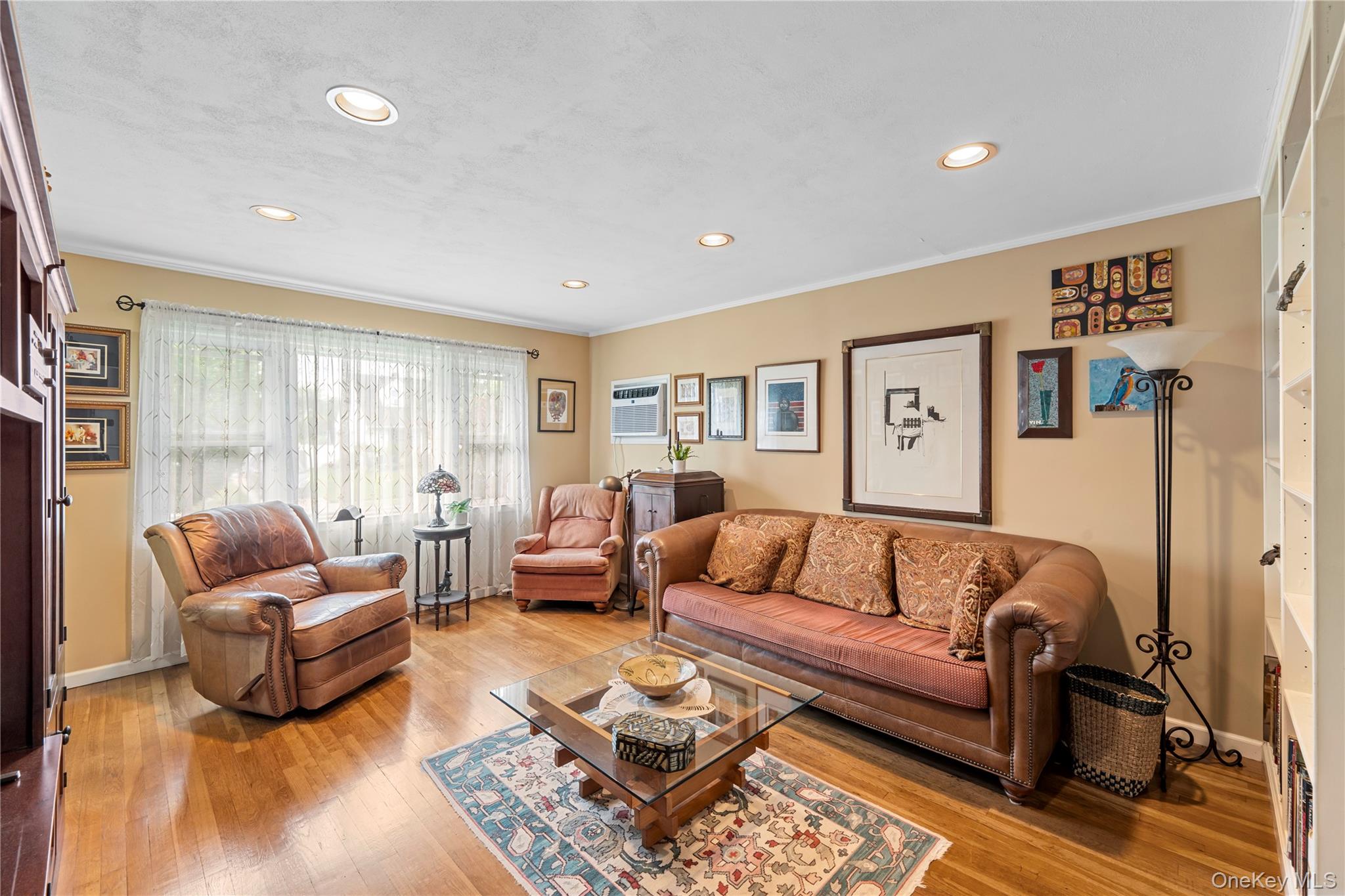 38 Hillvale Road Albertson, NY 11507 - Photo 2 of 30