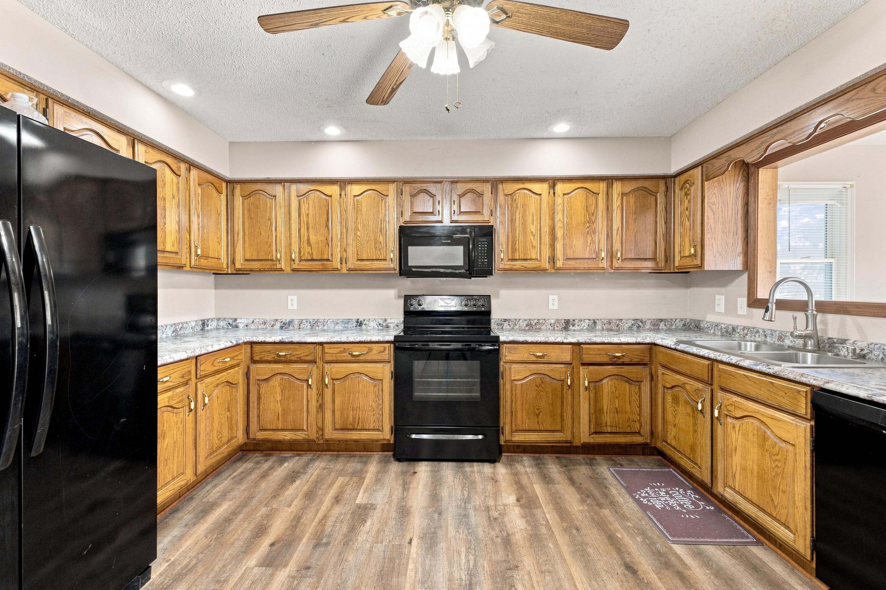 3808 West Kingsley Street Springfield, MO 65807 - Photo 10 of 39 11-print-20260812-20260812-DSC01816