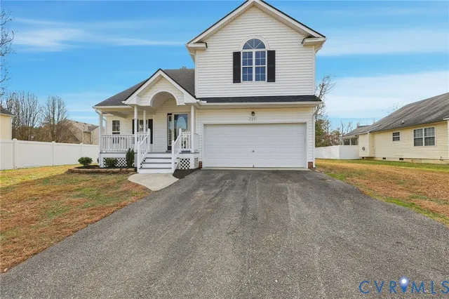 $387,950 | 725 Cobbs Point Way, Chester, VA 23836