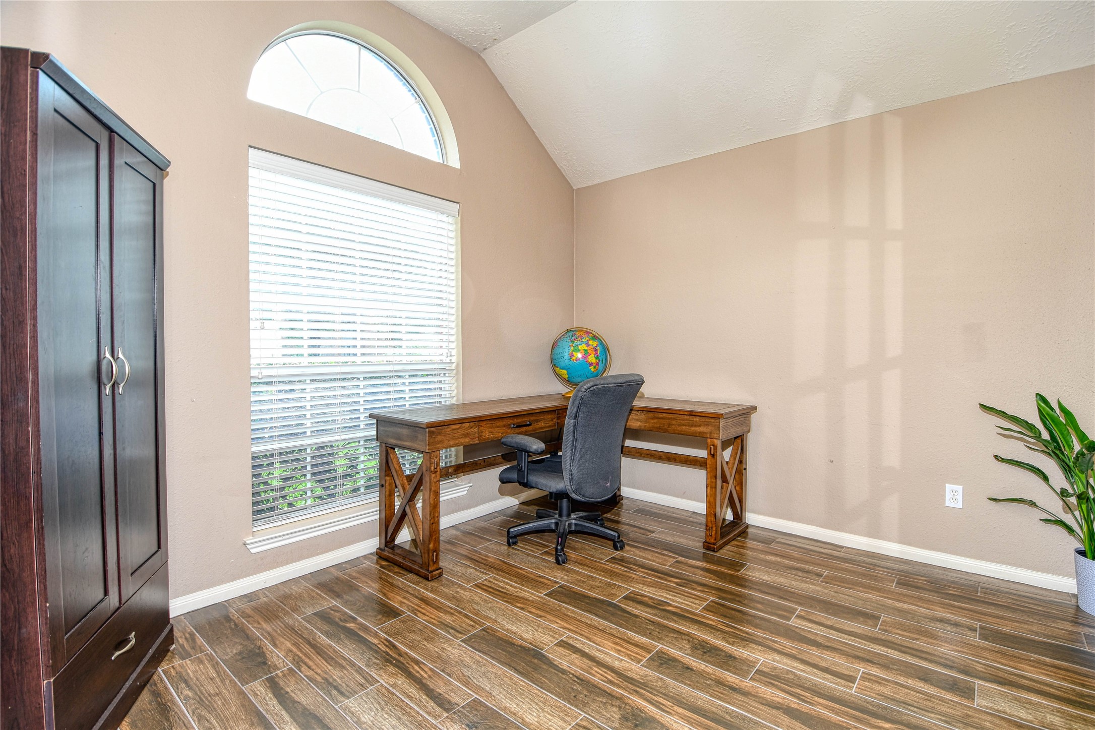 25923 Marshbrook Lane Spring, TX 77389 - Photo 8 of 23