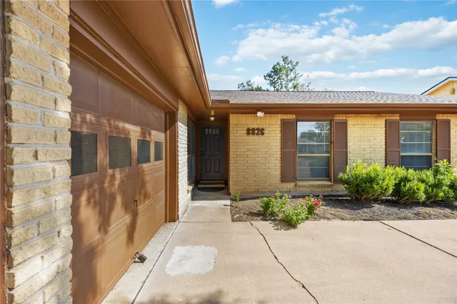 a picture of a bench