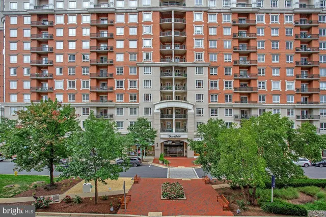 a view of a tall building