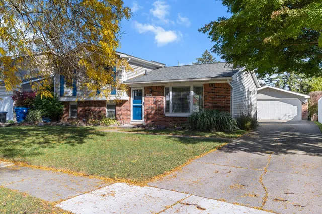 $2,700 | 230 Selkirk Street, Canton, MI 48187