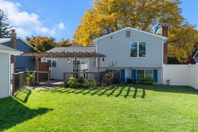 $2,700 | 230 Selkirk Street, Canton, MI 48187