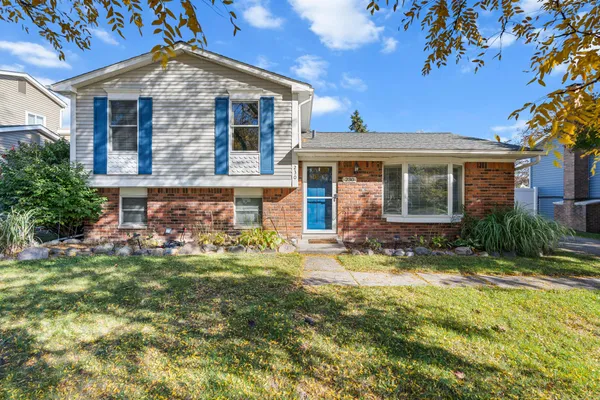 $2,700 | 230 Selkirk Street, Canton, MI 48187