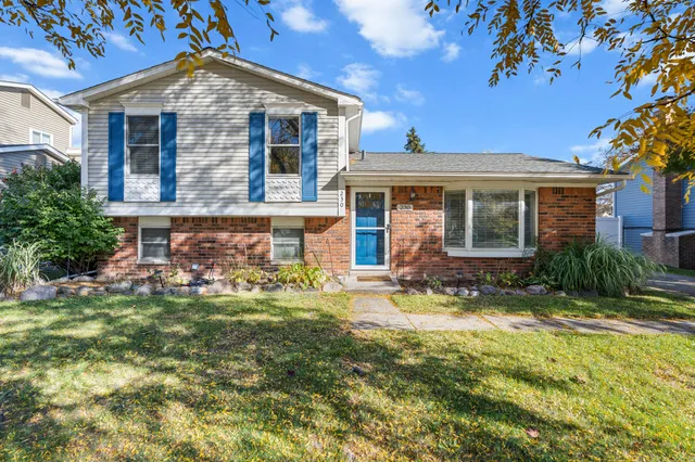 $2,700 | 230 Selkirk Street, Canton, MI 48187