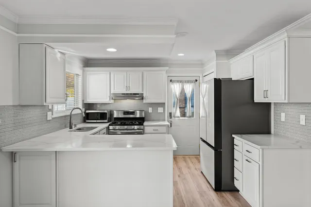 $2,700 | 230 Selkirk Street, Canton, MI 48187