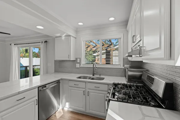 $2,700 | 230 Selkirk Street, Canton, MI 48187