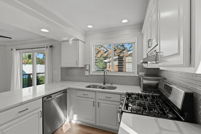 $2,700 | 230 Selkirk Street, Canton, MI 48187