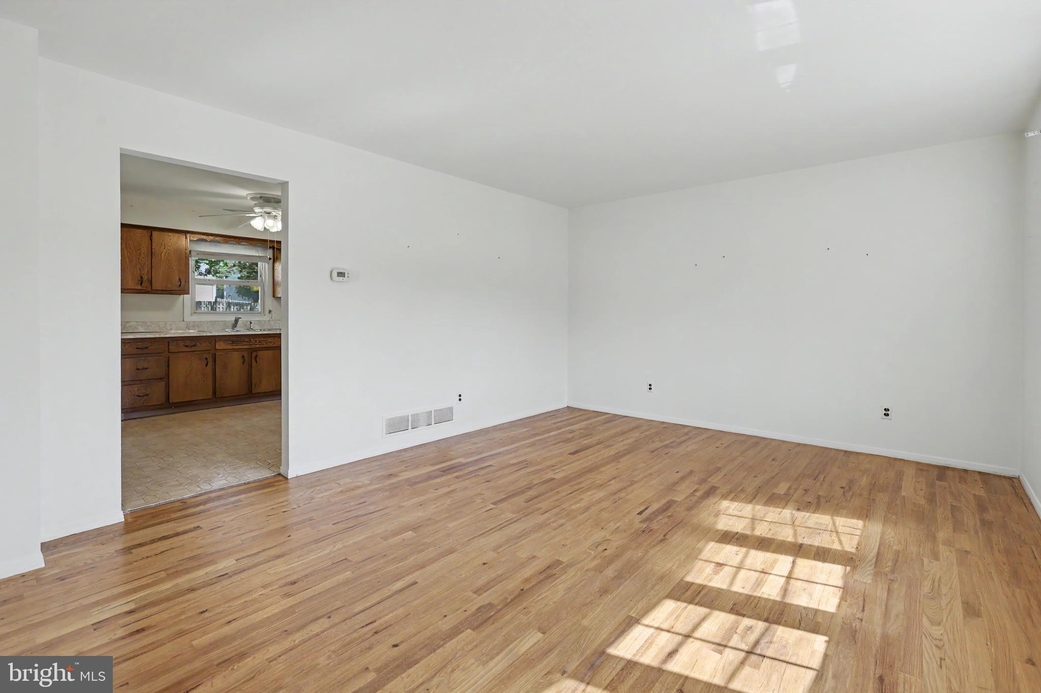 16 Running Brook Road Ewing, NJ 08638 - Photo 6 of 40
