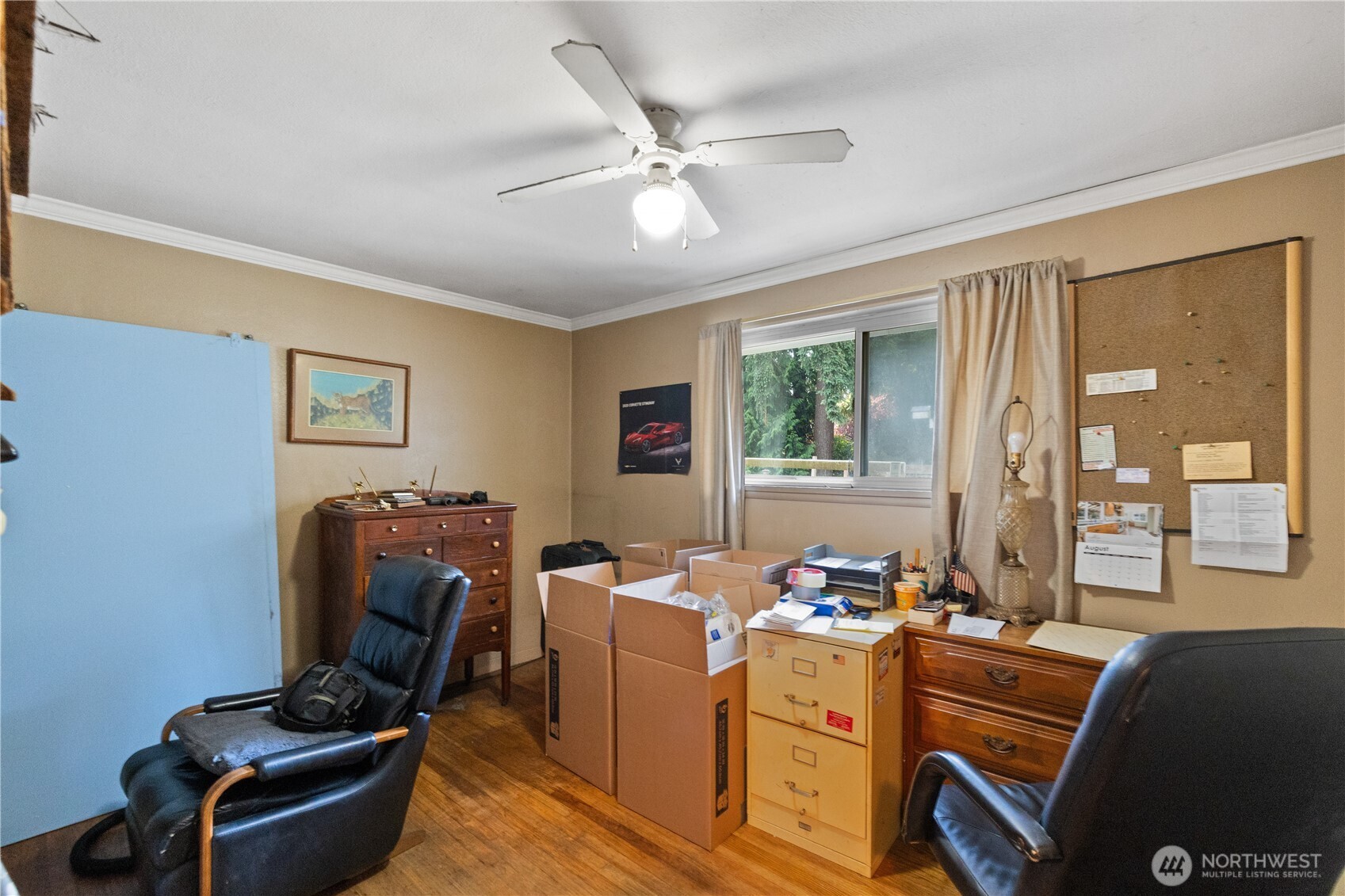 105 Northeast 180th Street Shoreline, WA 98155 - Photo 15 of 34 a room with furniture and a window