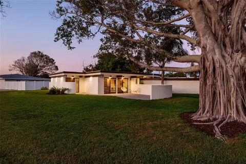 $739,500 | 302 41st Avenue, St. Pete Beach, FL 33706
