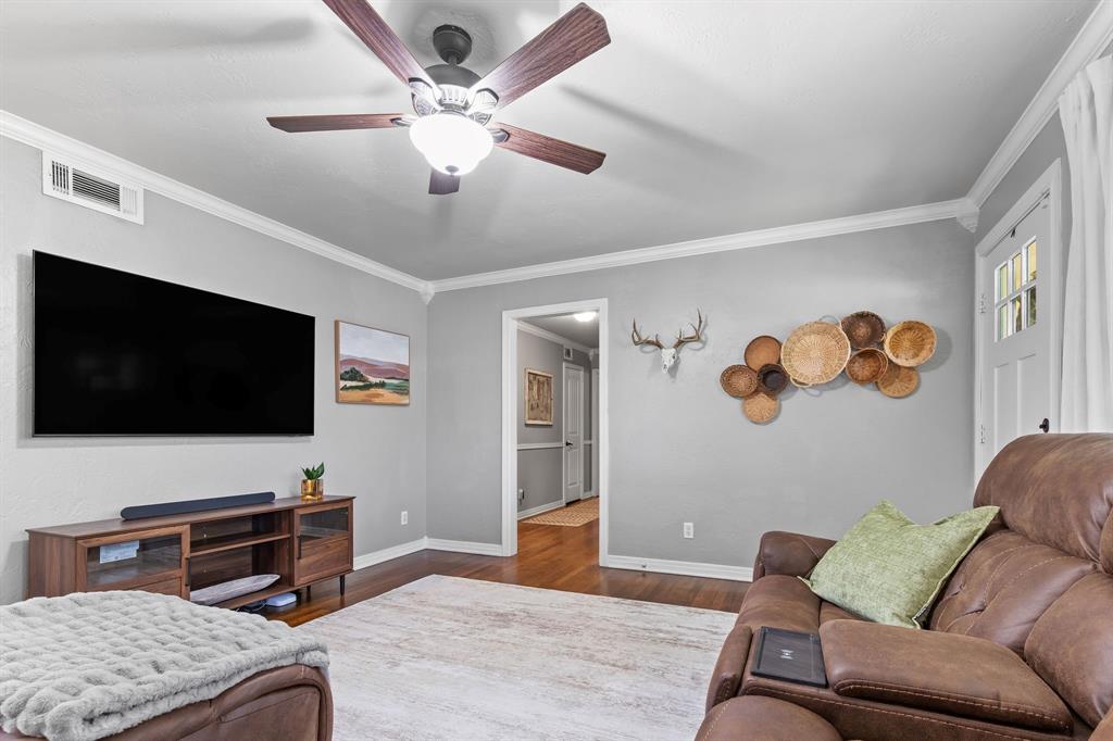 900 West Reeves Decatur, TX 76234 - Photo 7 of 32