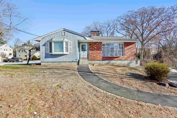 $1,950 | 103 Portsmouth Avenue, Manchester, NH 03109