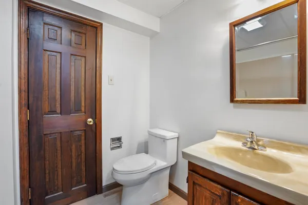 $1,950 | 103 Portsmouth Avenue, Manchester, NH 03109