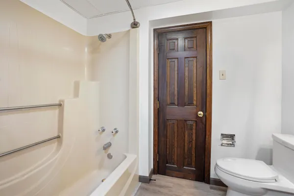 $1,950 | 103 Portsmouth Avenue, Manchester, NH 03109