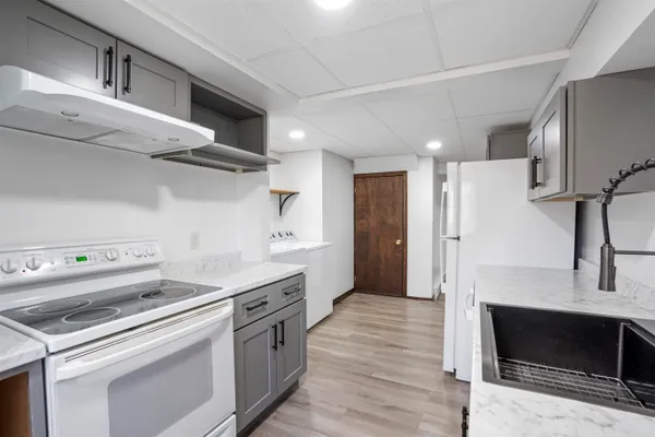 $1,950 | 103 Portsmouth Avenue, Manchester, NH 03109
