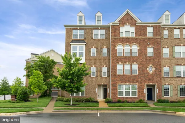 $599,900 | 13748 Atlantis Street, Herndon, VA 20171