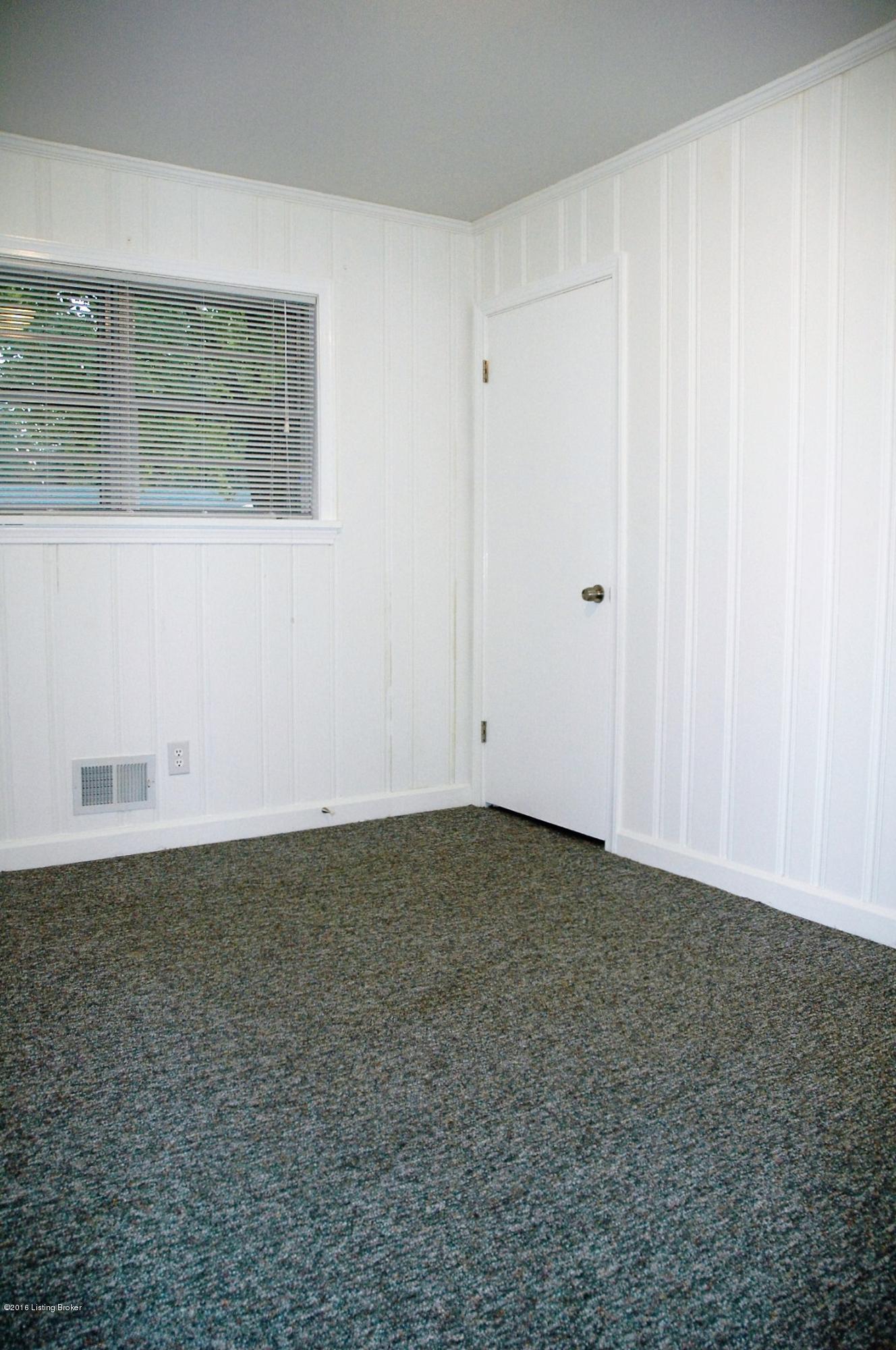 2711 Butler Road Louisville, KY 40216 - Photo 11 of 35 DSC_0430
