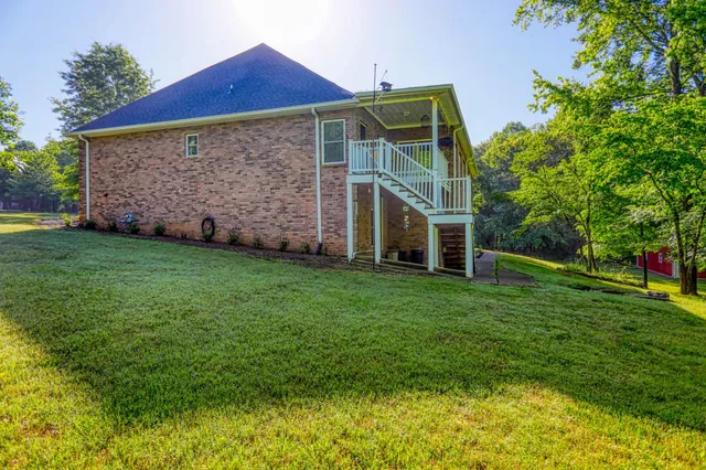 $849,900 | 358 Spring Valley Drive, Cottontown, TN 37048